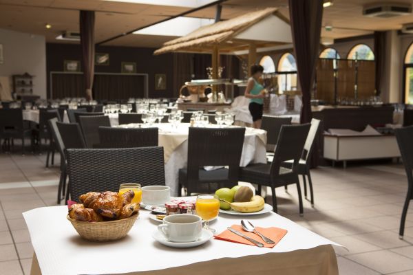 Hôtel Club Résidence les Amandiers (Arles)